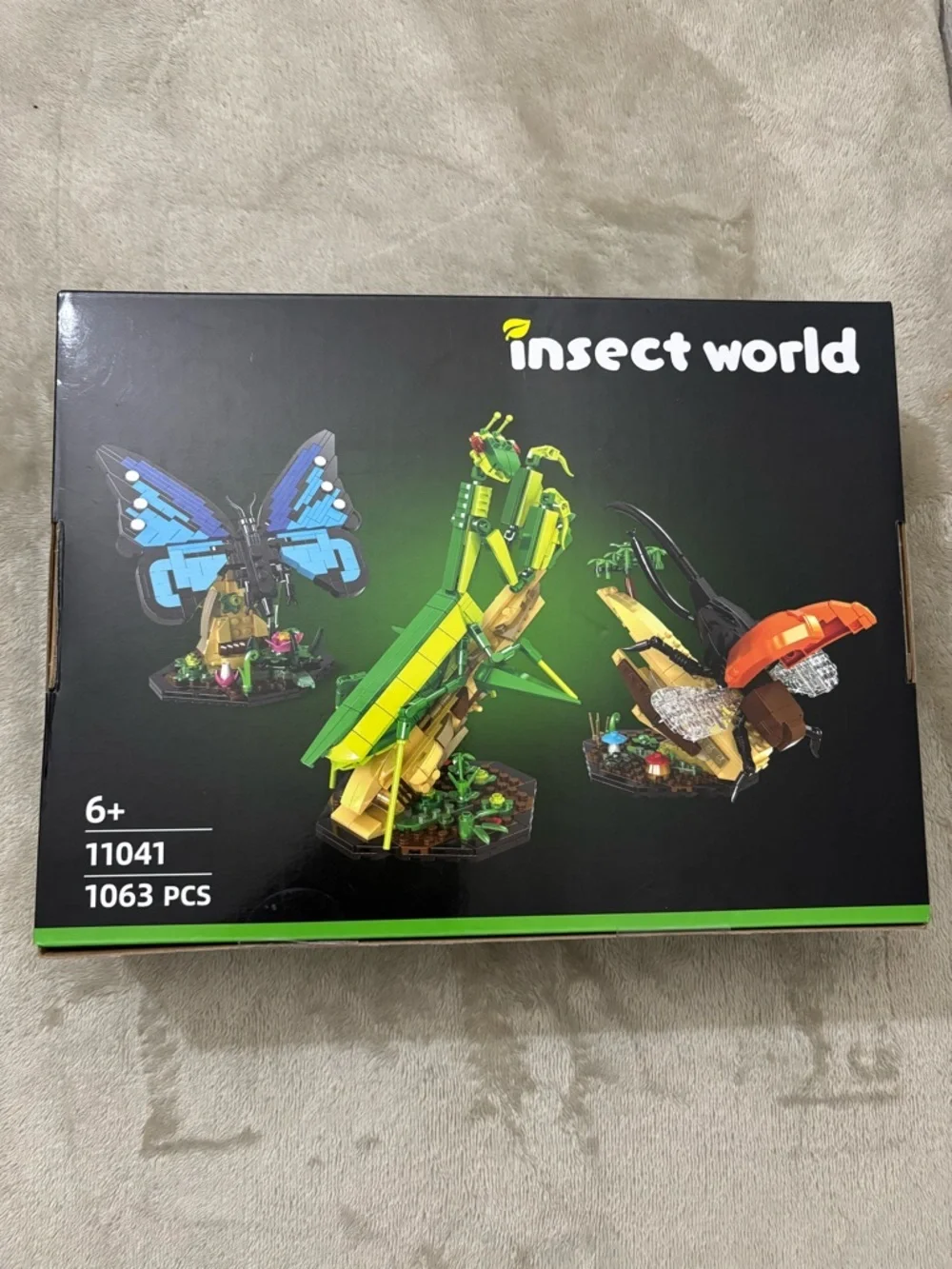 Kids Building Set - Green Praying Mantis & Butterflies